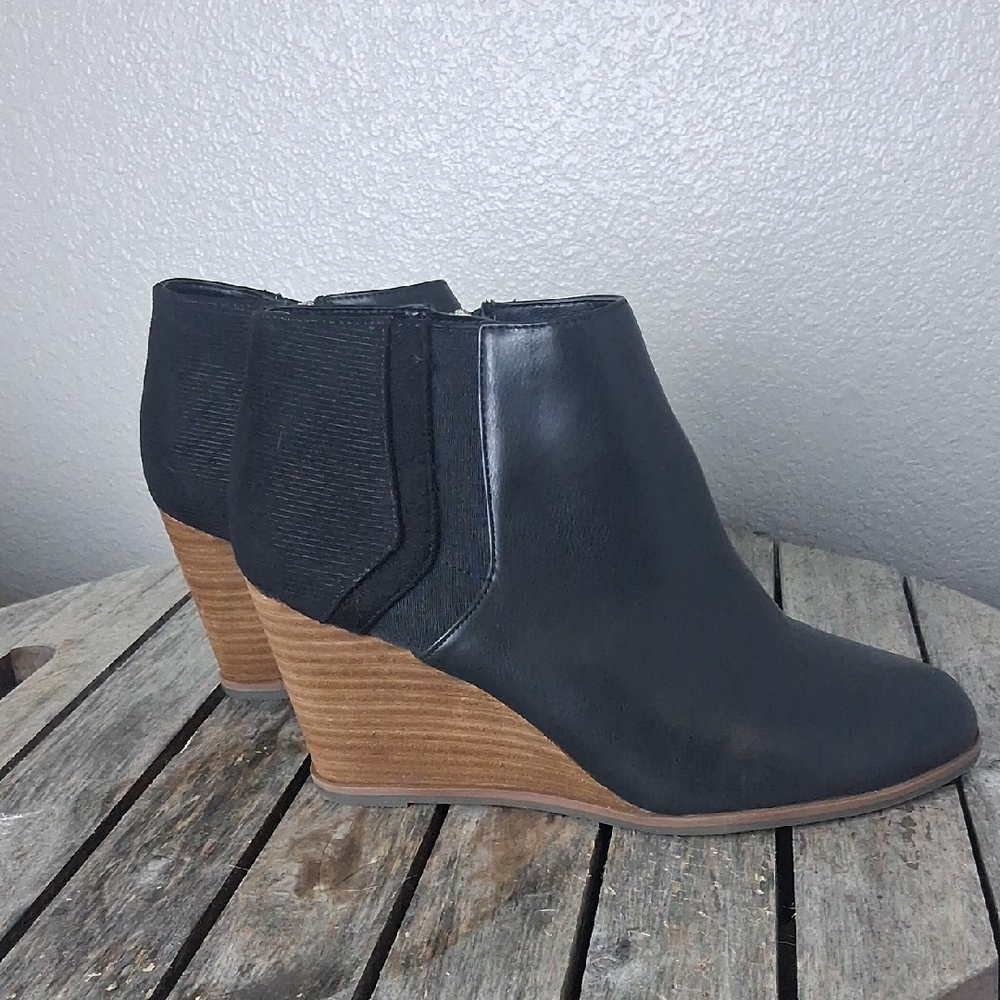 Dr Scholls Be Energized Foam Tech Womens Booties Size 8.5 Black Inside Zip